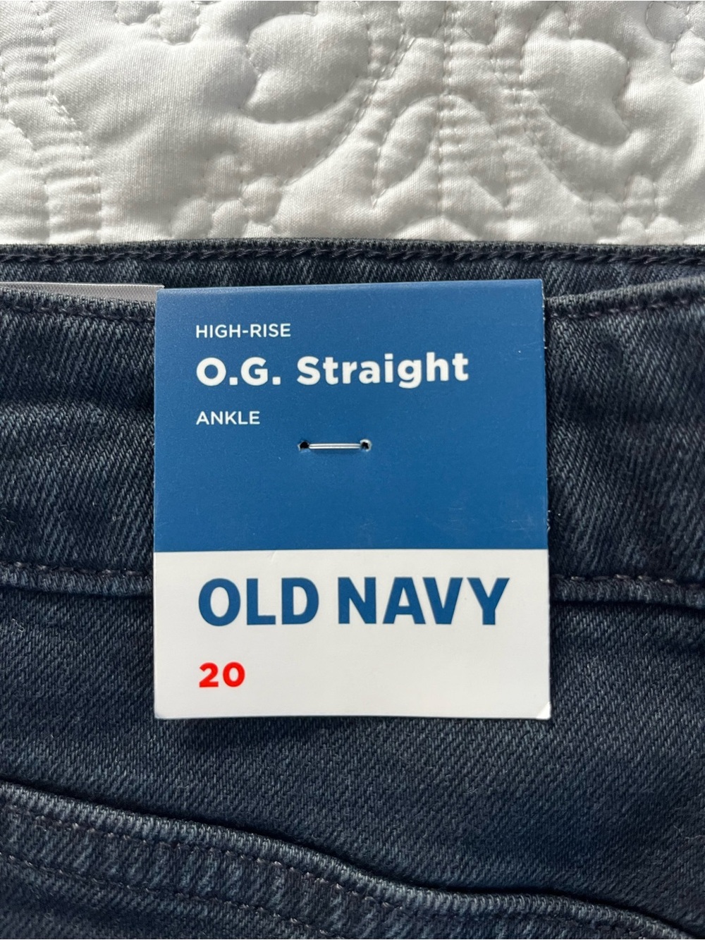 Old Navy High-Waisted O.G. Straight Button-Fly Cut-Off Jeans - Picture 7 of 7